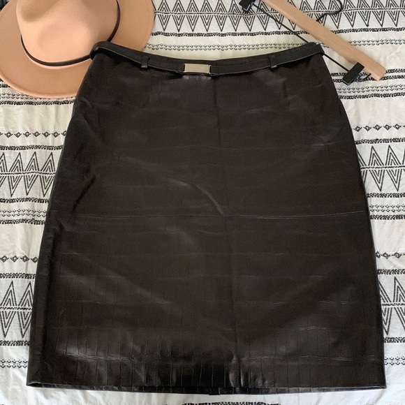 Linda Allard Ellen Tracy Dresses & Skirts - Linda Allard Ellen Tracy Vintage Leather Embossed Skirt | Size 14 | Black